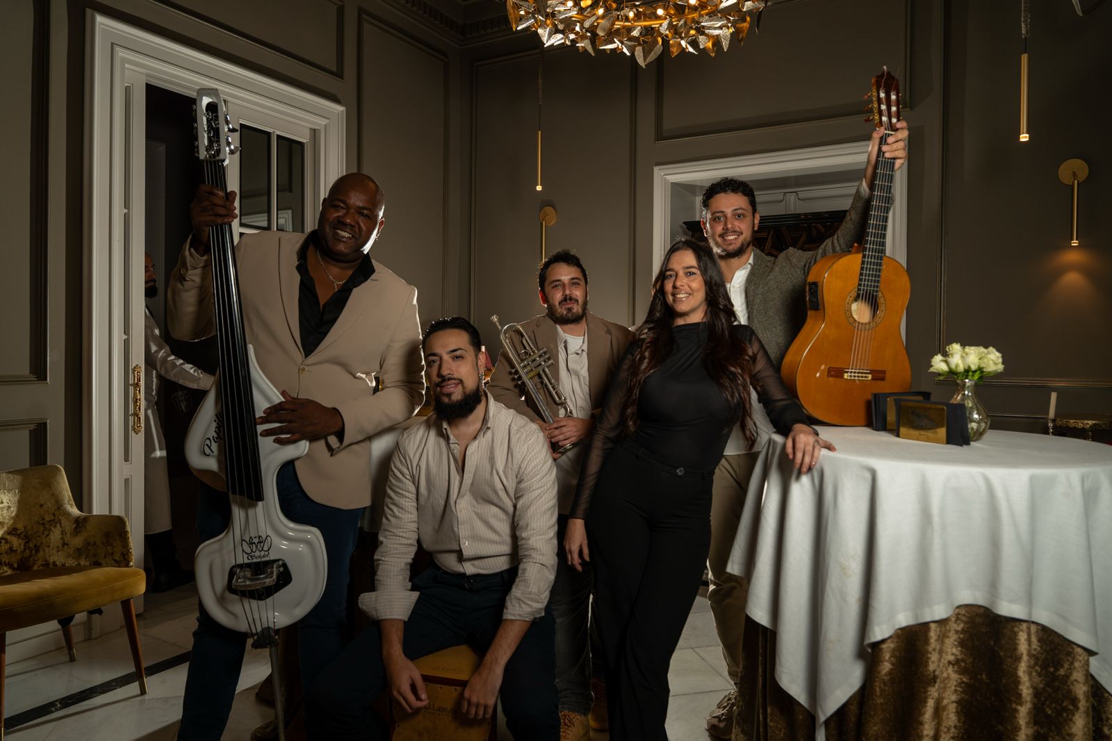 SonlaSal con sus instrumentos