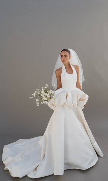 Natichu Alcántara con su vestido de novia de Baro Lucas y su ramo