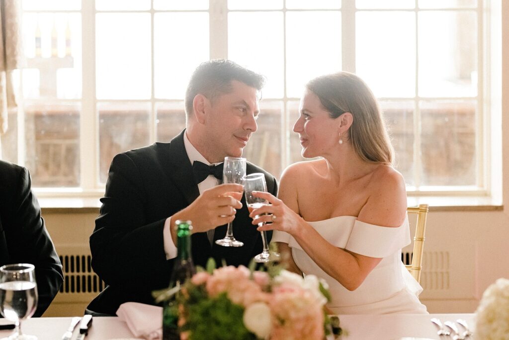 Cómo elegir la música perfecta para el cóctel de una boda